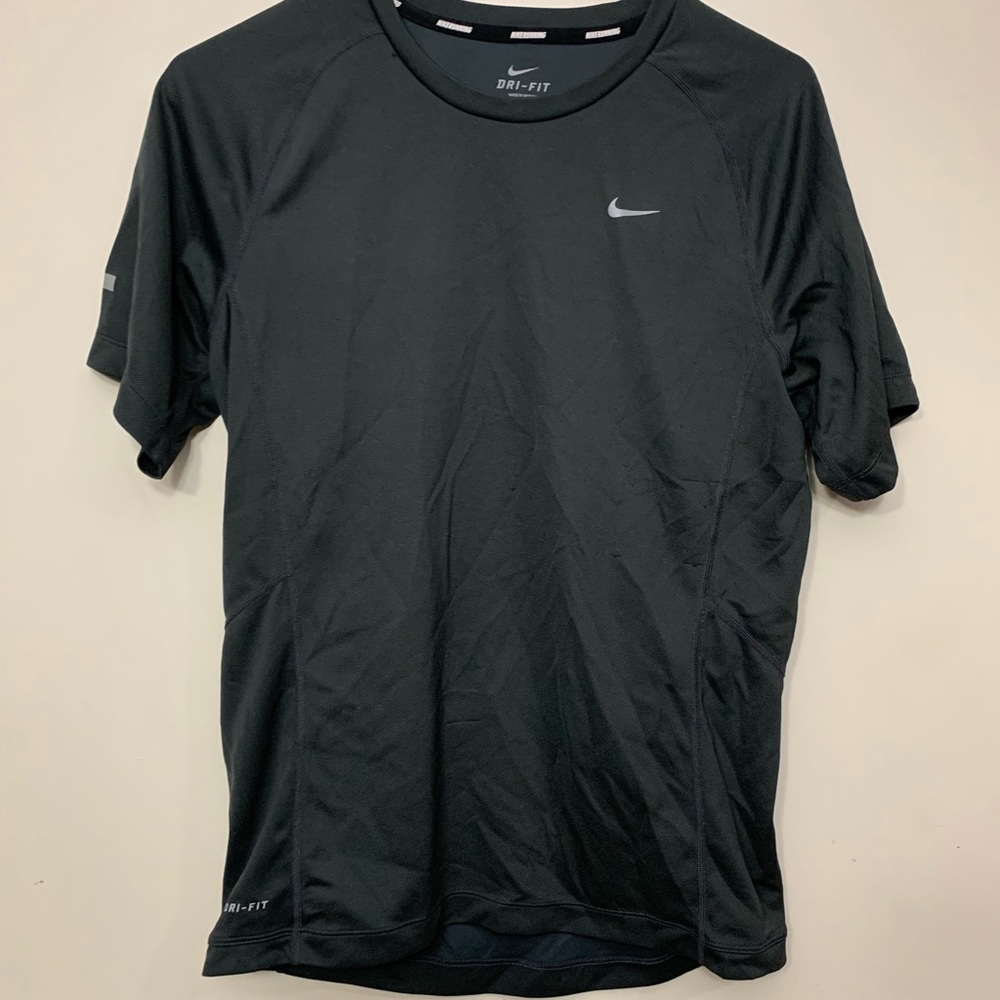Men’s DriFit Nike shirt